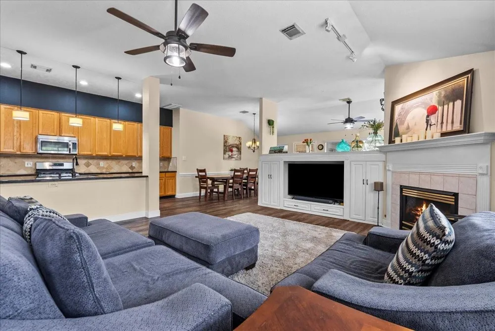 5102 Cherrywood Court League City, TX 77573