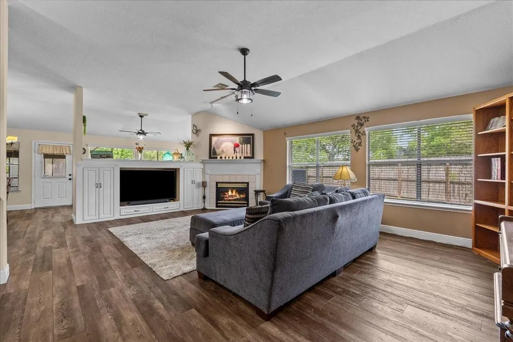 5102 Cherrywood Court League City, TX 77573
