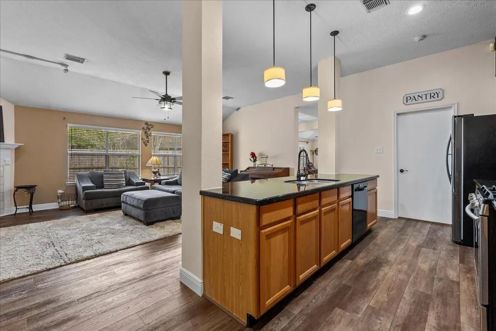 5102 Cherrywood Court League City, TX 77573