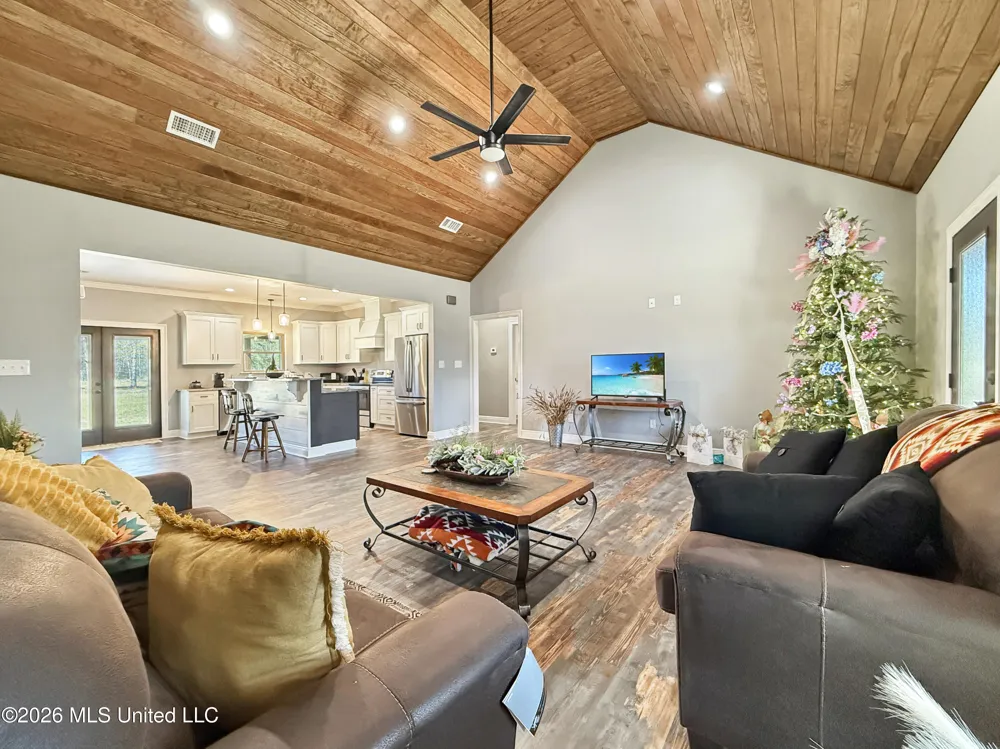 6992 Highway 43 Poplarville, MS 39470