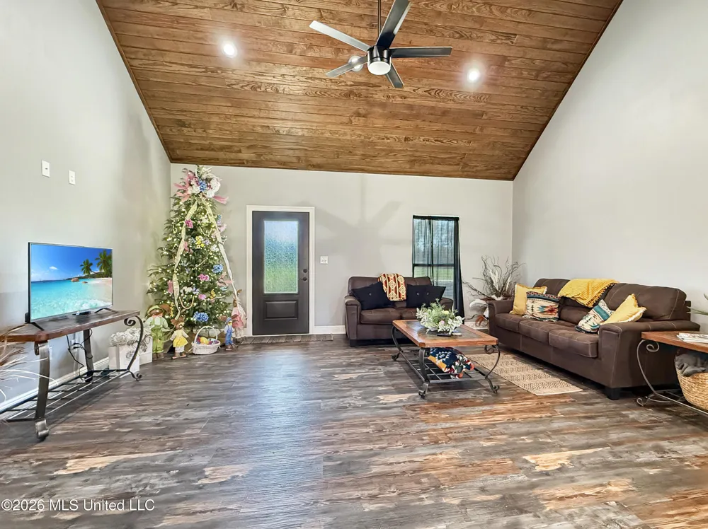 6992 Highway 43 Poplarville, MS 39470