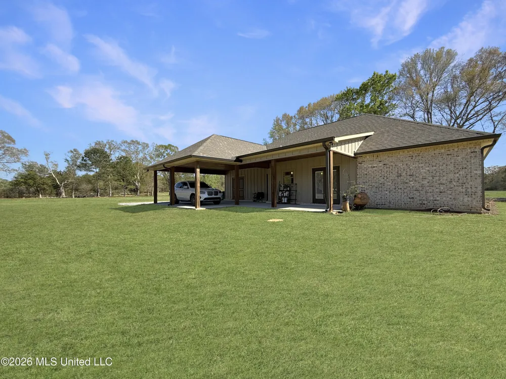 6992 Highway 43 Poplarville, MS 39470