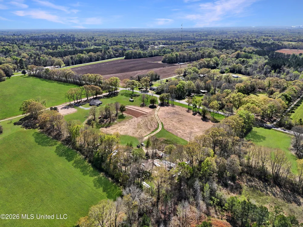 6992 Highway 43 Poplarville, MS 39470