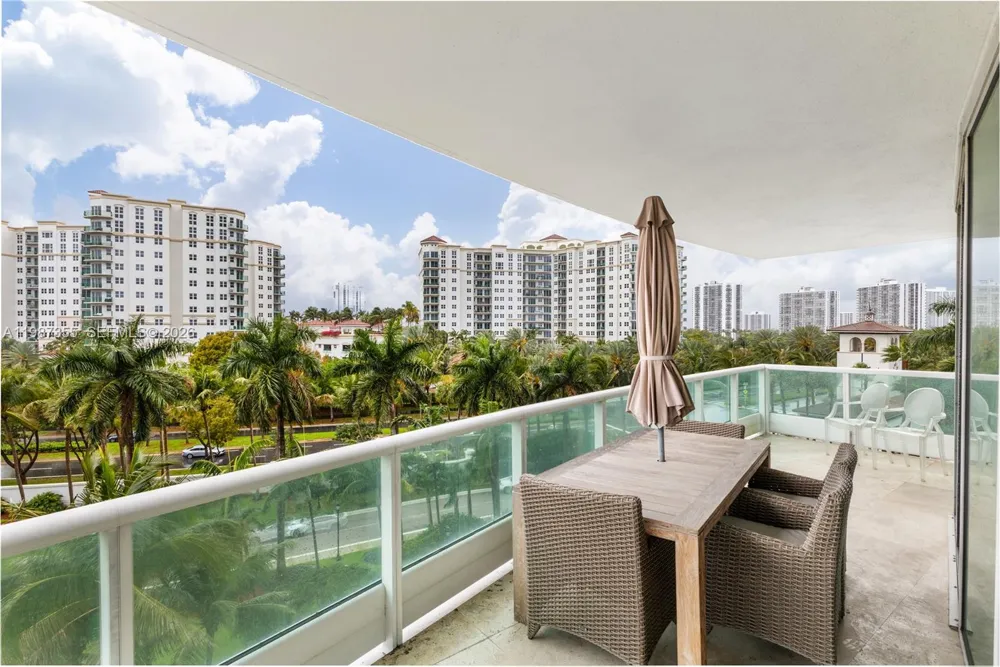 19955 NE 38th Ct #701 Aventura, FL 33180