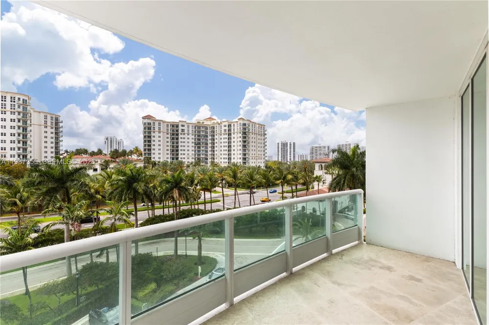 19955 NE 38th Ct #701 Aventura, FL 33180
