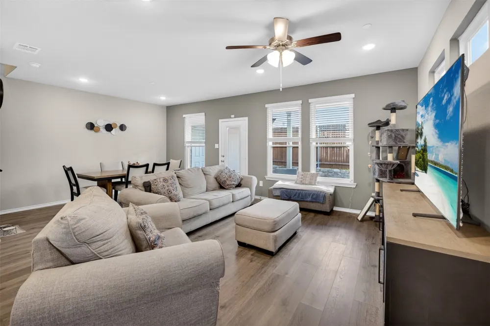3228 Hampton Drive Richland Hills, TX 76118