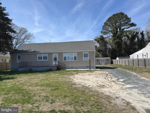 308 E CEDAR LANE