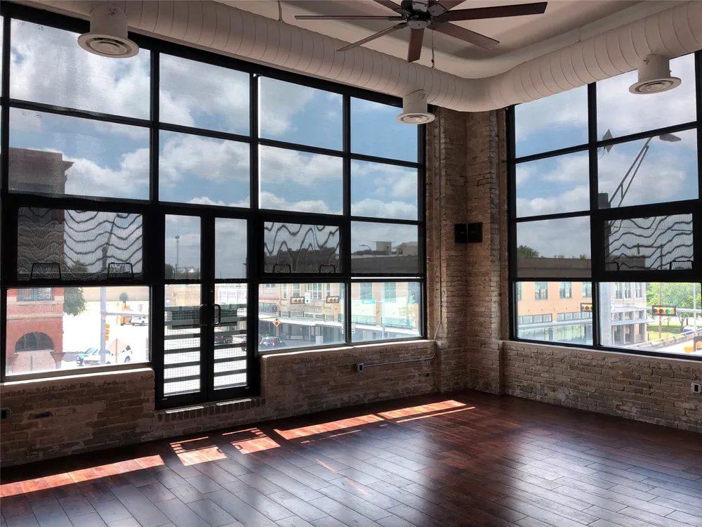 110 W 2nd Street #Loft B Taylor, TX 76574