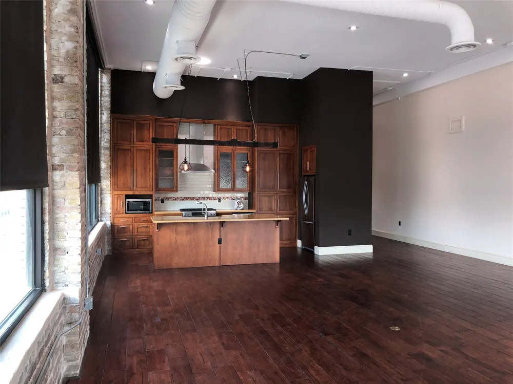 110 W 2nd Street #Loft B Taylor, TX 76574