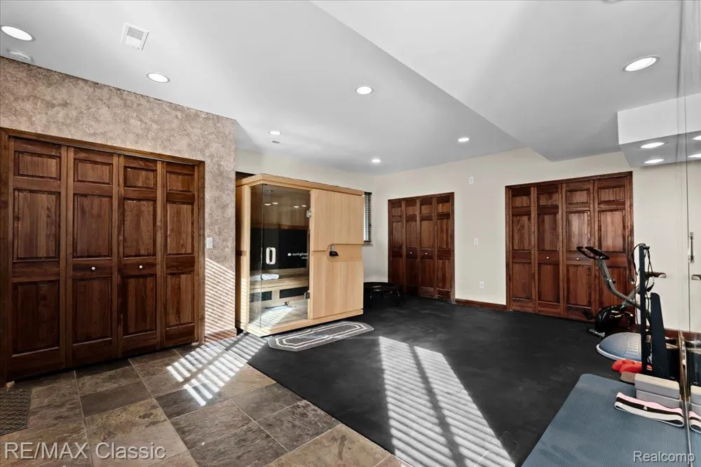 2345 E Commerce Road Milford Charter Township, MI 48381