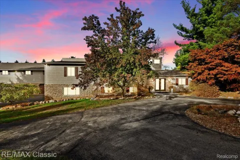 2345 E Commerce Road