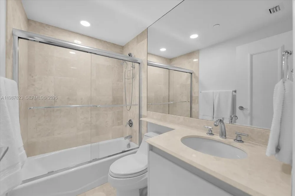1455 Ocean Dr #909 Miami Beach, FL 33139