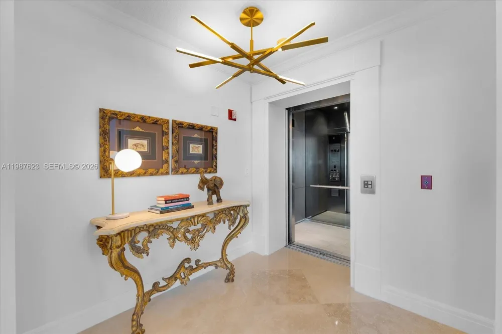 1455 Ocean Dr #909 Miami Beach, FL 33139