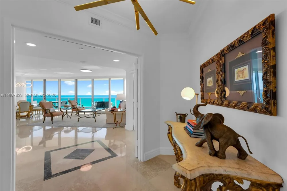 1455 Ocean Dr #909 Miami Beach, FL 33139