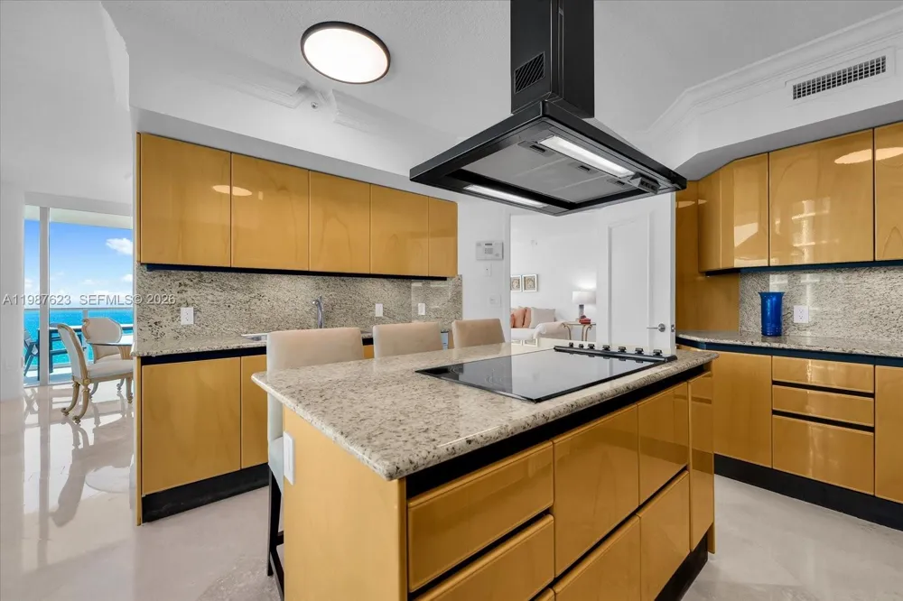 1455 Ocean Dr #909 Miami Beach, FL 33139