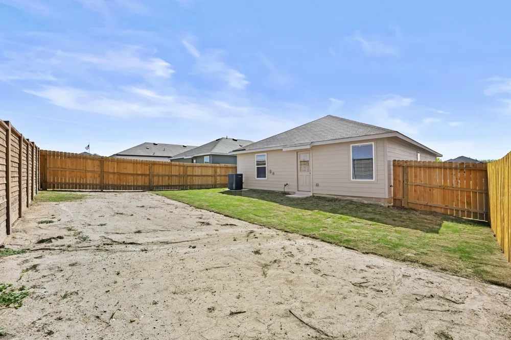 405 Wild Goose Drive Luling, TX 78648