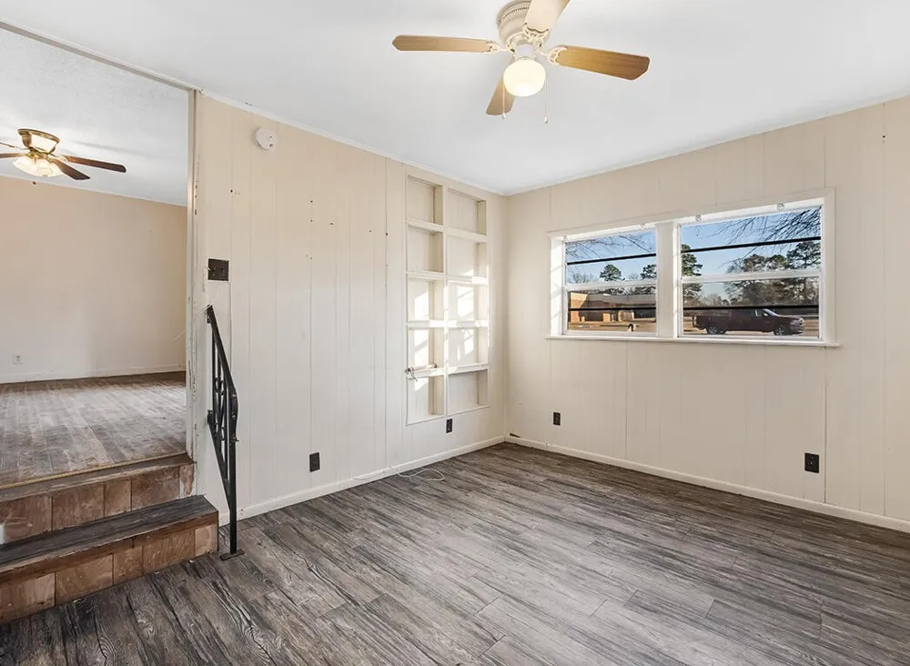 849 Singapore Drive Wake Village, TX 75501