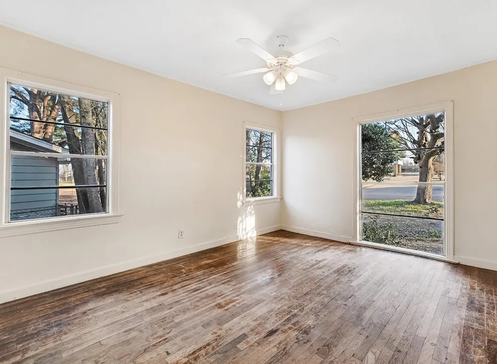 849 Singapore Drive Wake Village, TX 75501