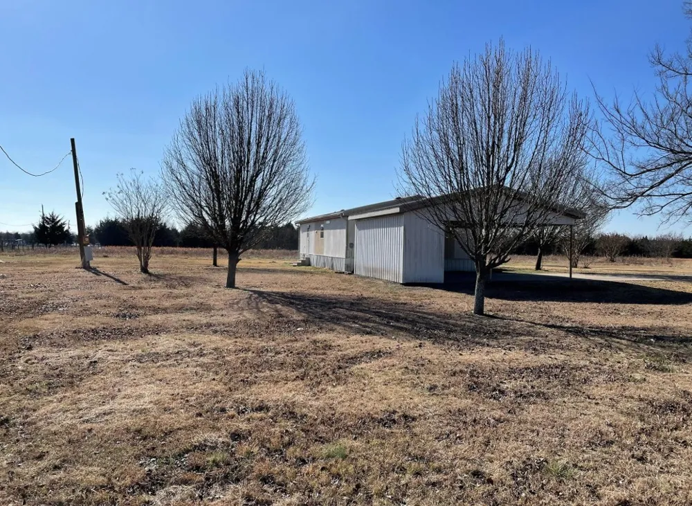 369 PRIVATE ROAD 4521 Wolfe City, TX 75496