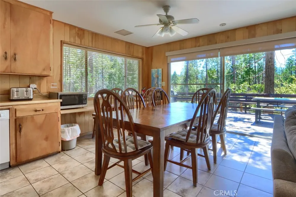 2628 W Bruce Wawona, CA 95389