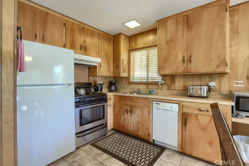 2628 W Bruce Wawona, CA 95389
