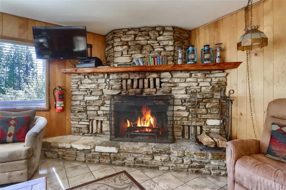 2628 W Bruce Wawona, CA 95389