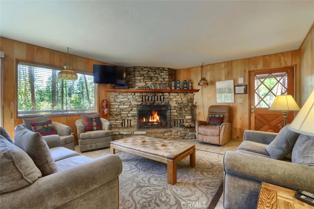 2628 W Bruce Wawona, CA 95389