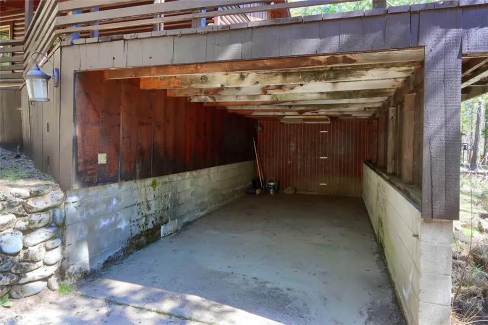 2628 W Bruce Wawona, CA 95389