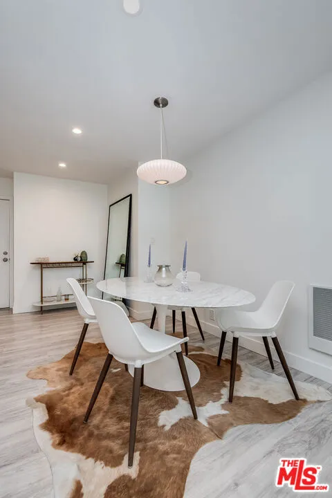 16 Quarterdeck Street #102 Marina del Rey, CA 90292