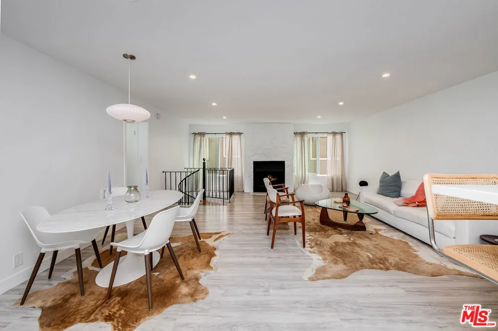 16 Quarterdeck Street #102 Marina del Rey, CA 90292