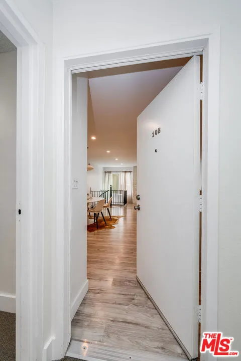 16 Quarterdeck Street #102 Marina del Rey, CA 90292