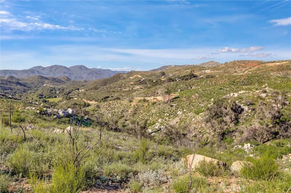 2 Decker Canyon Road Ortega Mountain, CA 92530
