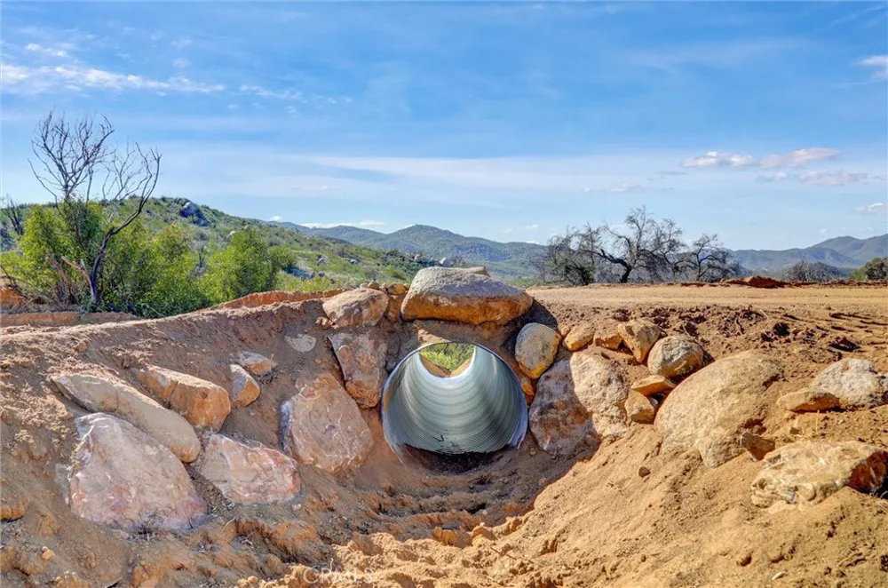 2 Decker Canyon Road Ortega Mountain, CA 92530