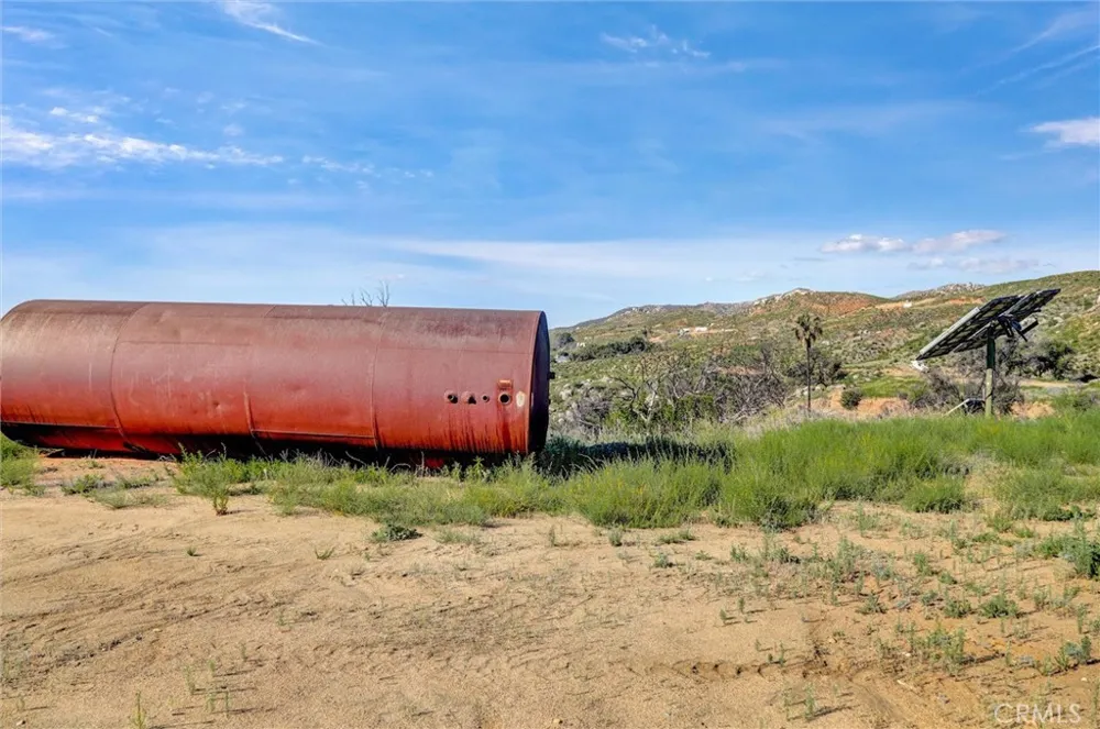2 Decker Canyon Road Ortega Mountain, CA 92530