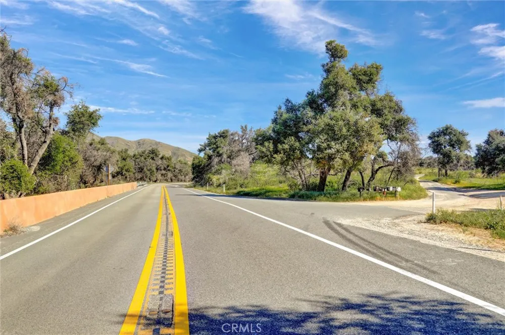 2 Decker Canyon Road Ortega Mountain, CA 92530