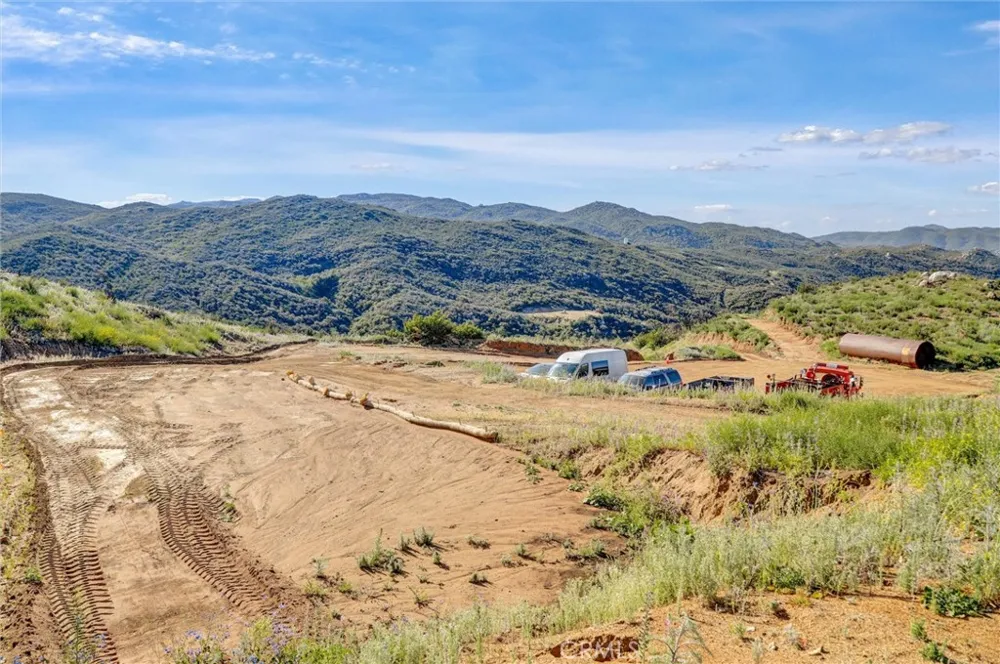 2 Decker Canyon Road Ortega Mountain, CA 92530