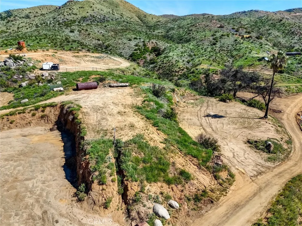 2 Decker Canyon Road Ortega Mountain, CA 92530