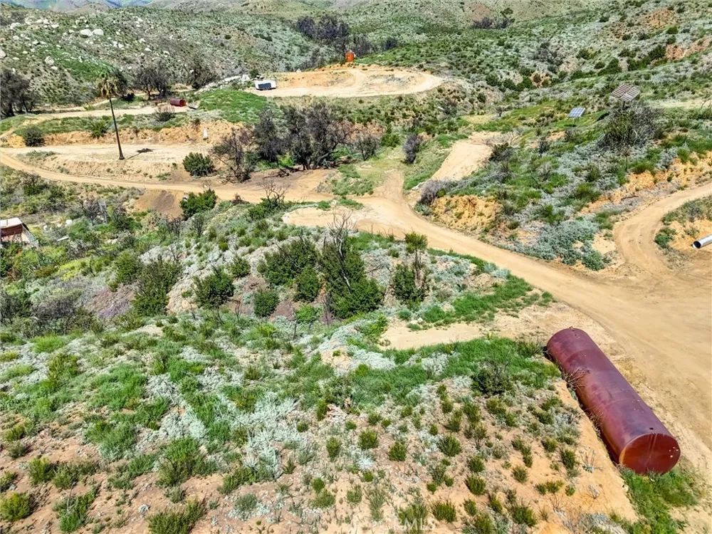 2 Decker Canyon Road Ortega Mountain, CA 92530