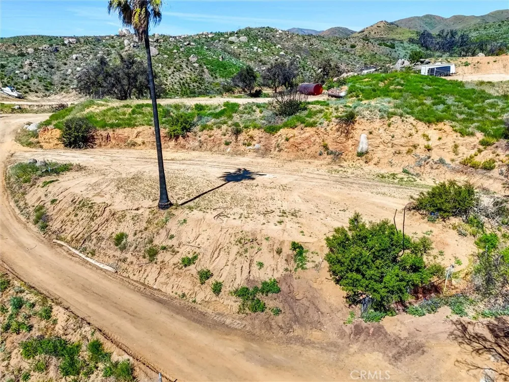 2 Decker Canyon Road Ortega Mountain, CA 92530