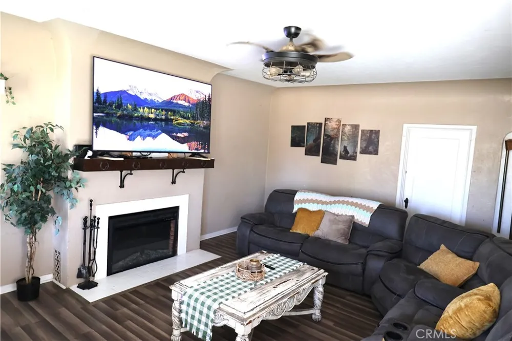 409 4th St. Corning, CA 96021