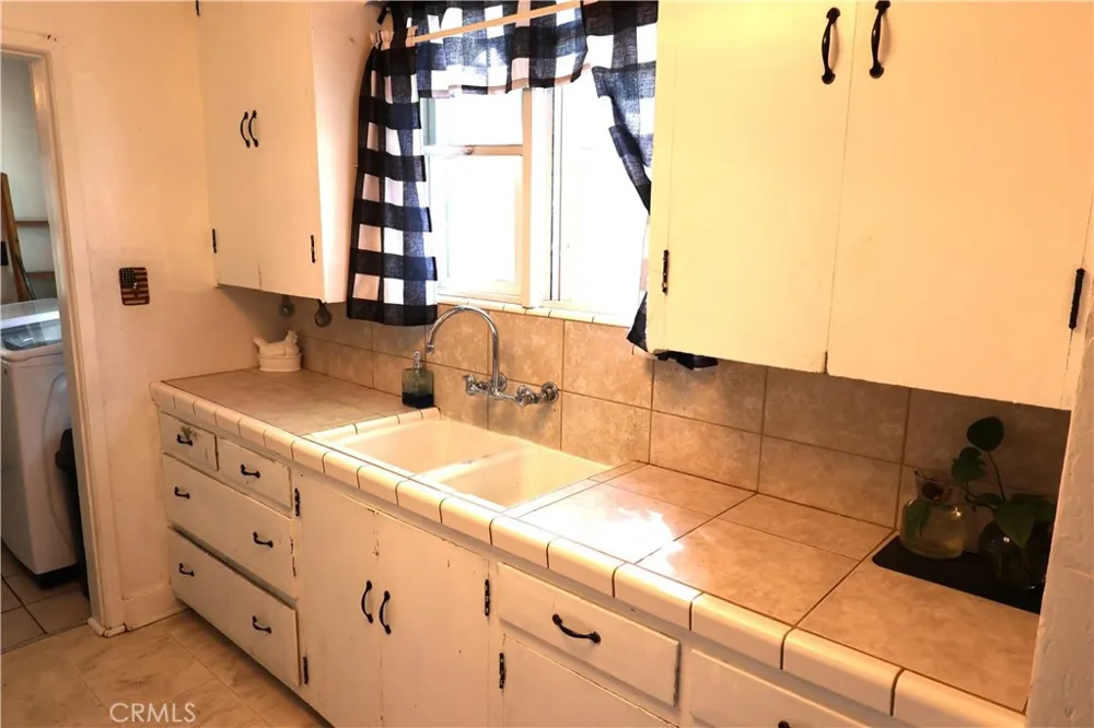 409 4th St. Corning, CA 96021