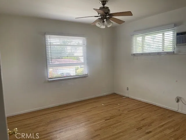 14225 Riverside Sherman Oaks, CA 91423