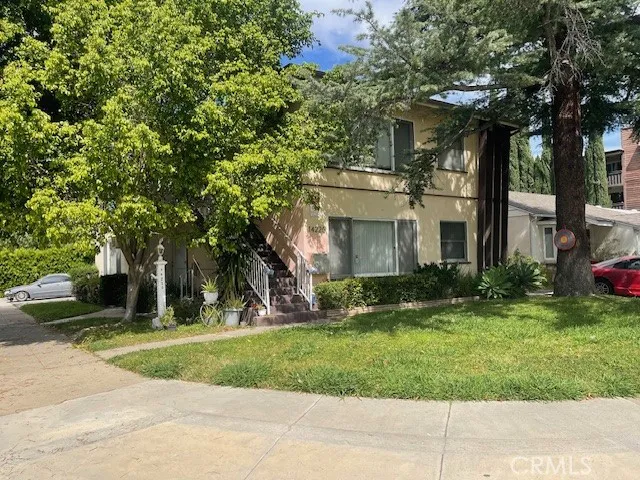 14225 Riverside Sherman Oaks, CA 91423
