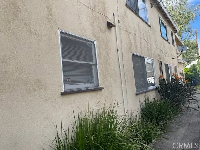 14225 Riverside Sherman Oaks, CA 91423