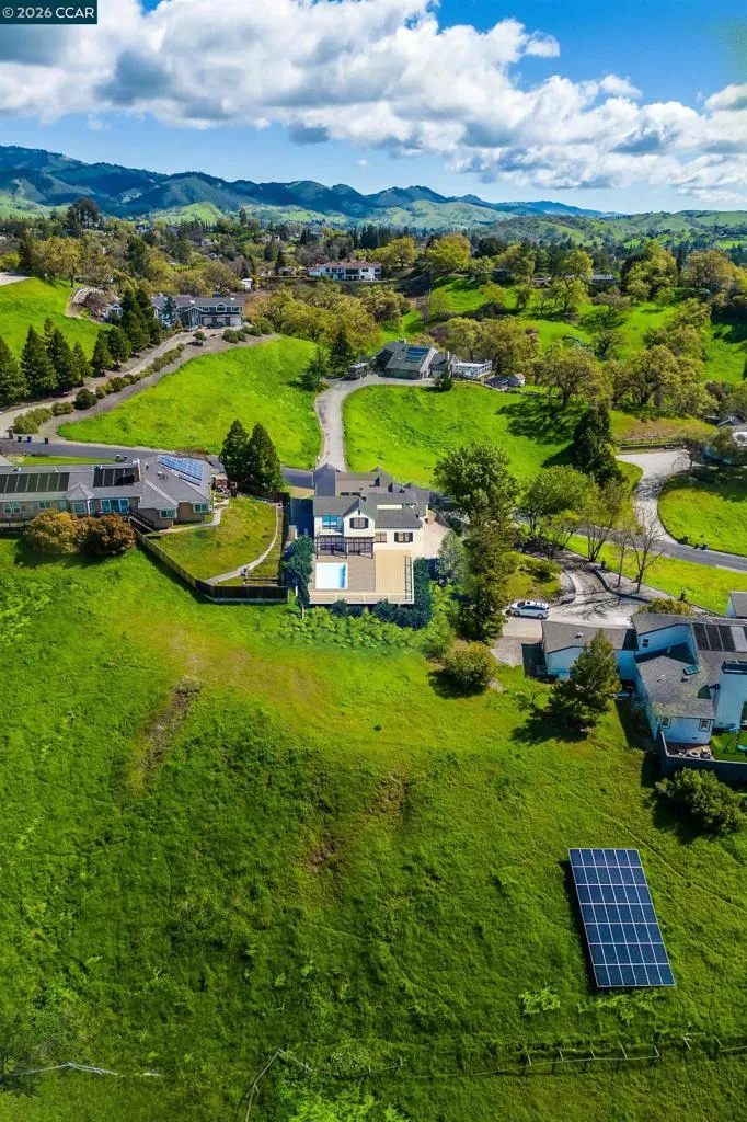 413 Shirlee Dr. Danville, CA 94526