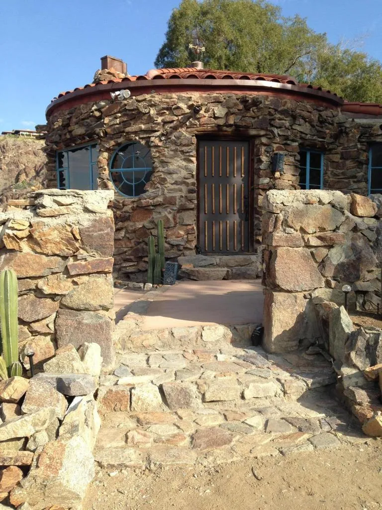 2540 S Araby Drive Palm Springs, CA 92264