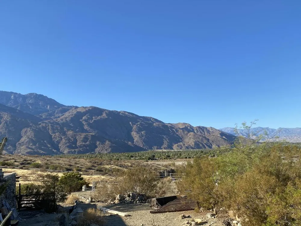 2540 S Araby Drive Palm Springs, CA 92264