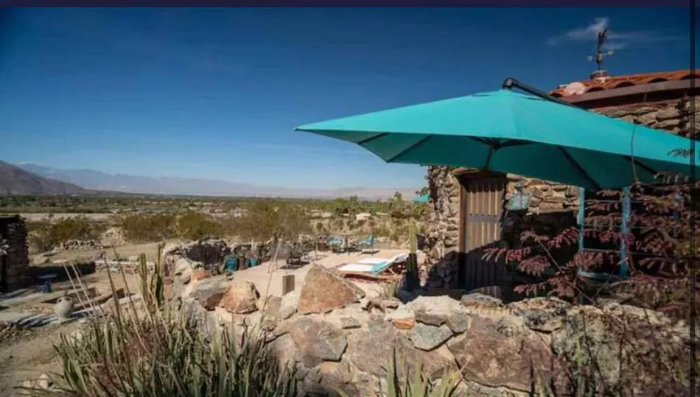 2540 S Araby Drive Palm Springs, CA 92264