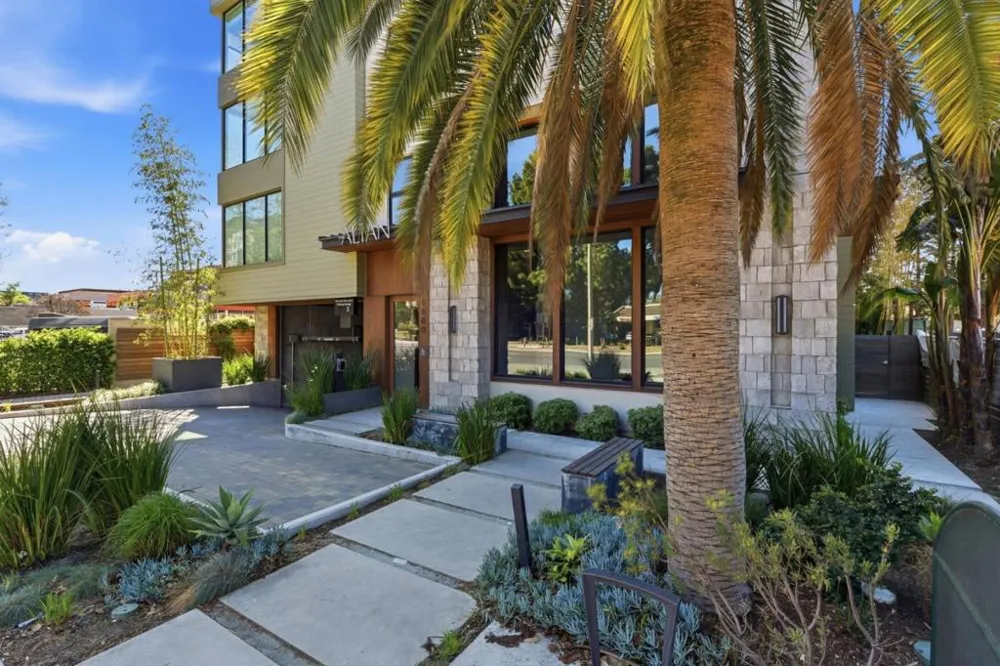 4880 El Camino Real #23 Los Altos, CA 94022