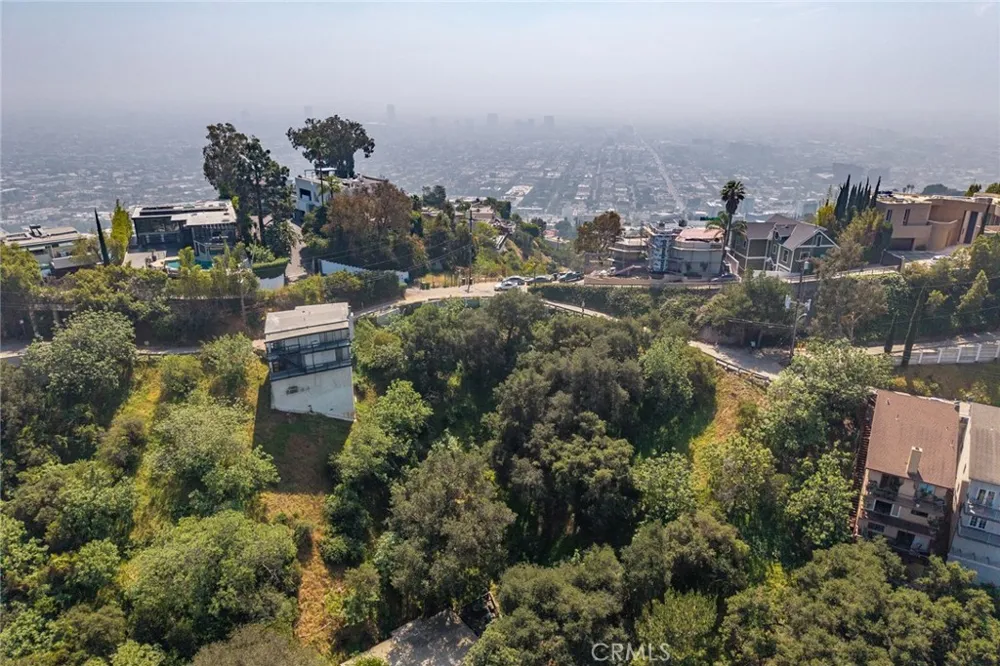 8441 Grand View Los Angeles, CA 90046